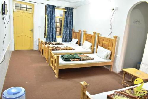 Rose Palace Hotel Fizaghat