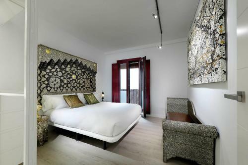 Art Chapiz Apartments