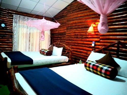 Bed & Breakfast Wooden Cottage