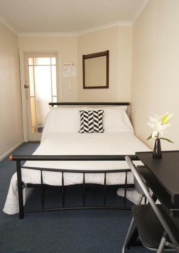 Hostal Ellie's Guest House