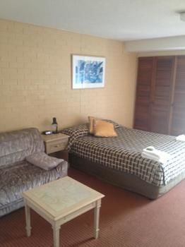 Bathurst Apartments