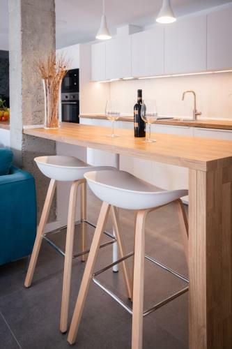 Apartamento Ni�os Luchando