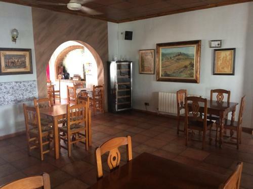 Hostal Pensi�n Restaurante El Cruce de Hornos