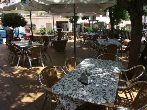 Hostal Pensi�n Restaurante El Cruce de Hornos