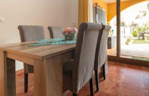 Apartamento Con Hermoso Jard�n Y AC