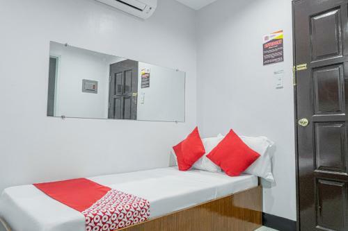 Hotel Vaccinated Staff - Oyo 711 Goff's Place