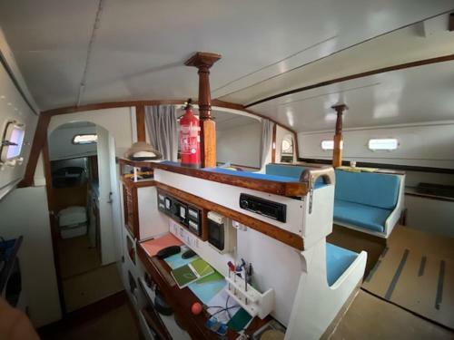 Adventure Sailing & Diving
