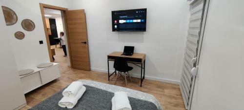 New Apartment Claret