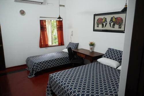 Hostal Charakama Guest Bungalow - Gampaha