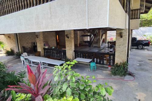 Villa Spacious Spanish-style Resort In Pansol Laguna