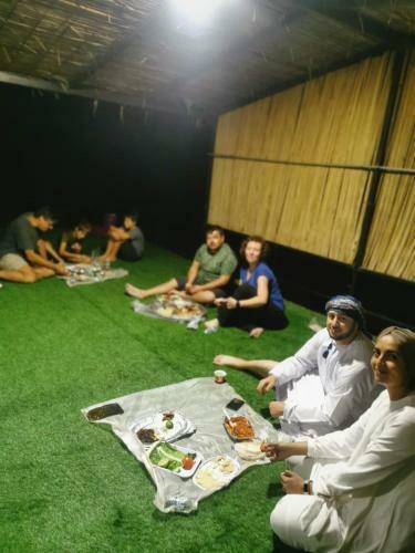 Alshmokh Camp
