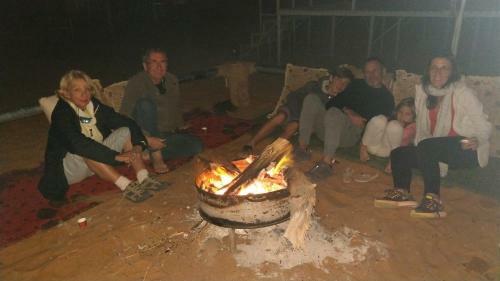 Alshmokh Camp