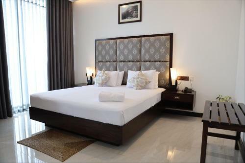 Hotel Riverbank Resort Gampola