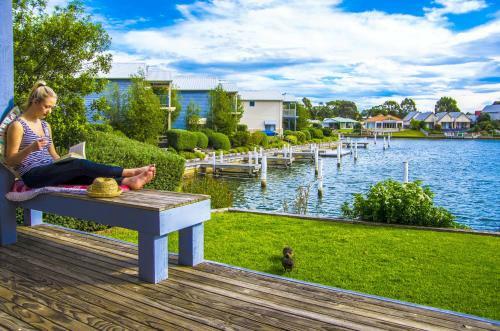 Captains Cove Waterfront Apartments