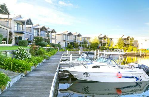 Captains Cove Waterfront Apartments