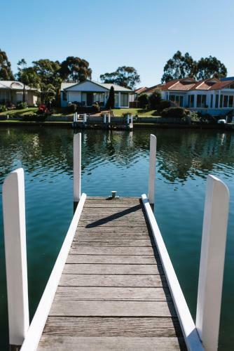Captains Cove Waterfront Apartments