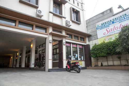 Hostal Saloka Guest House
