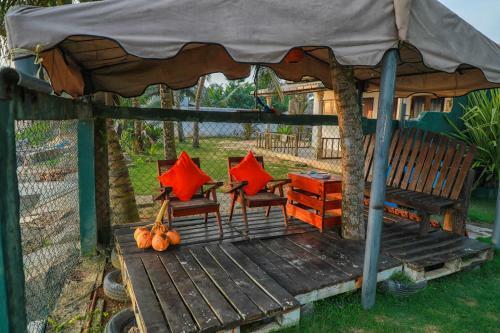 Hostal Ayomal Beach Paradise