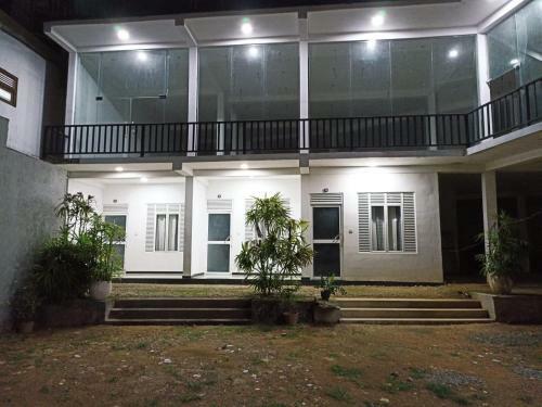 Hostal White House
