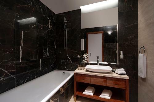 The Bentley Luxury Hotel & Suites
