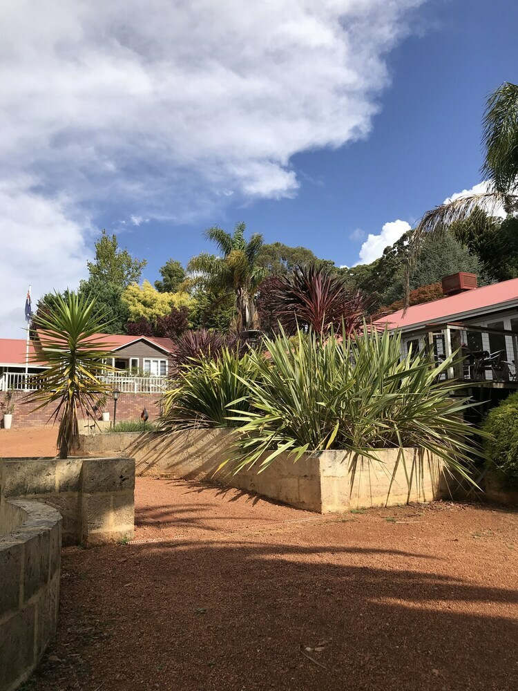 Hotel Forest Lodge Resort