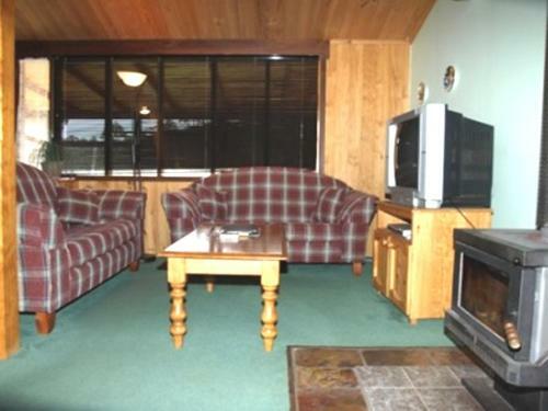 Pemberton Old Picture Theatre Holiday Apartments