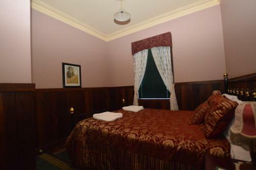 Pemberton Old Picture Theatre Holiday Apartments