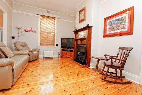 Emaroo Cottages Broken Hill