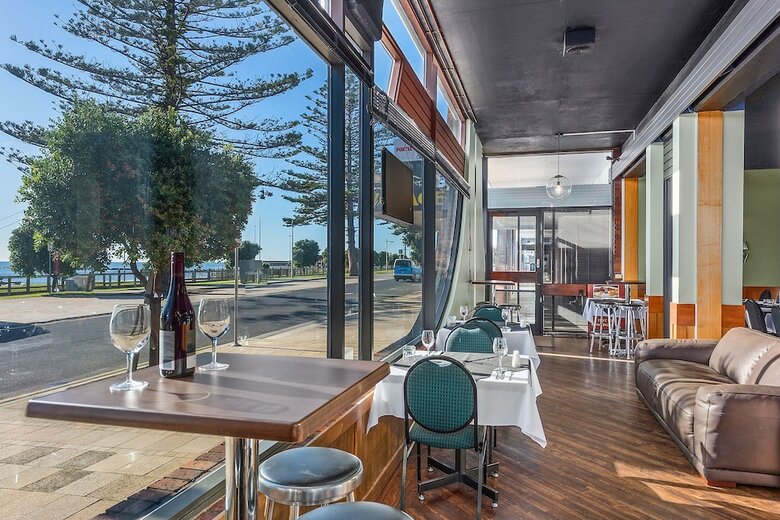 Beachfront Voyager Motor Inn
