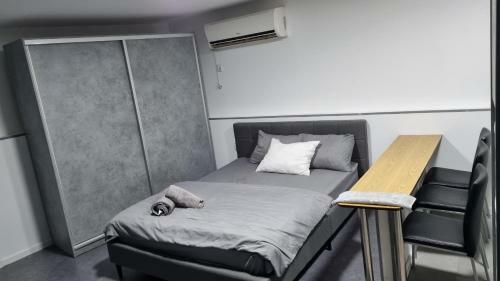 Apartamento ?????? ???? Reut Suite