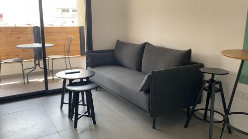 New Boutique Apartment With Balcony