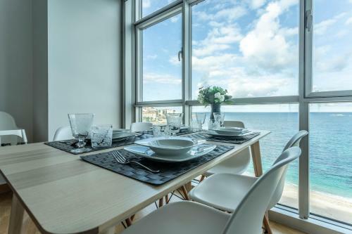 Apartamento En Primera Linea de Playa Riazor