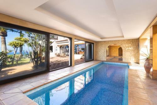 El Refugio Apartments & Villa