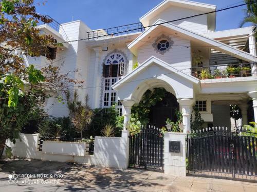 Hostal Abode