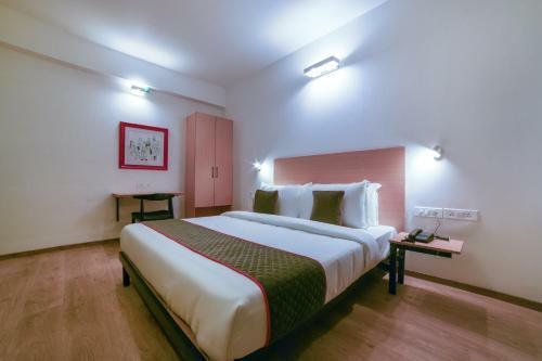 Hotel Oyo Townhouse 268 - Queens Inn