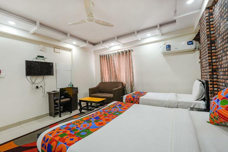 Hotel Collection O 77217 Amazing Inn
