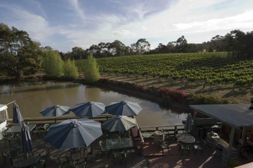 Lodge Gisborne Peak Winery Eco-cottages