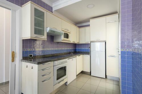 Apartamento Beachfront In Puerto Mog�n