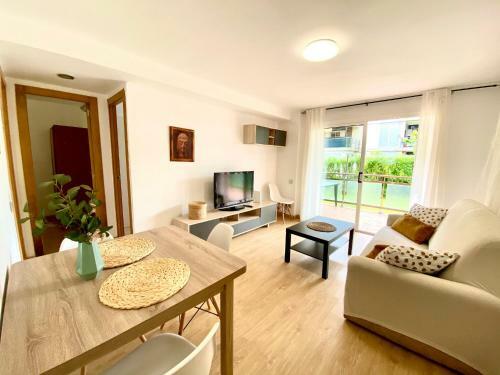 Apartamento En La Pineda Cerca de La Playa