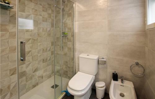 Amazing Apartment In Les Cases D'alcanar With 3 Bedrooms