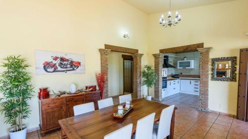 Villa Solgor Benamocarra By Ruralidays