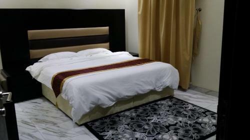 Crown East Apartment Hotel