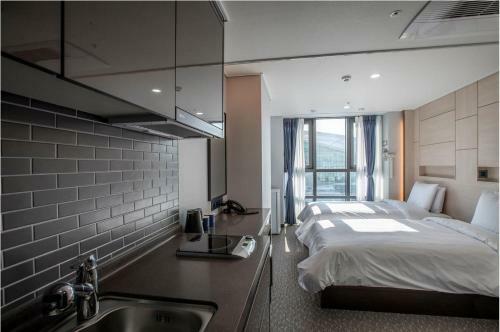Griffinbay Hotel