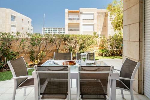 Garden Apartment Herzliya Marina. Pool & Gym