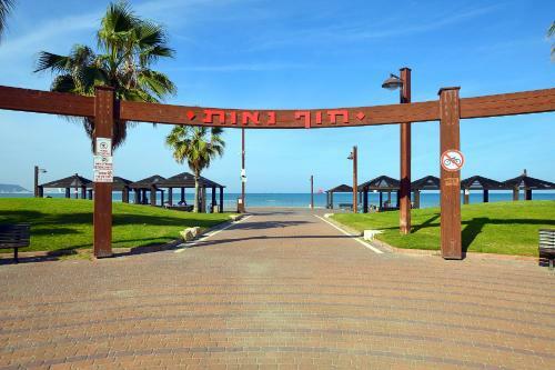 Road To The Beach Apartment By Domik
