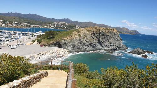 Apartamento Port de Llan�a , La Miranda