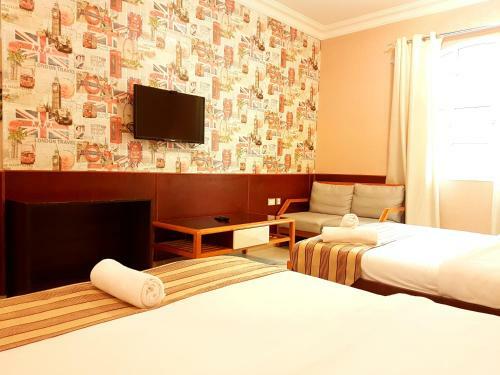 Al Ghubrah Plaza Hotel