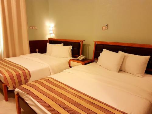 Al Ghubrah Plaza Hotel