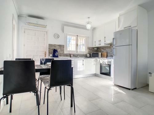 Bungalow With Private Pool - 5809