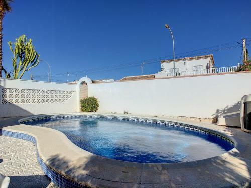 Bungalow With Private Pool - 5809